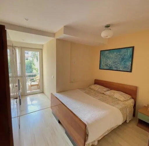 アパート A Small Gem In The Bllok *