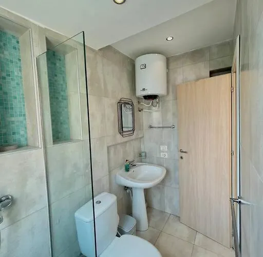 アパート A Small Gem In The Bllok *