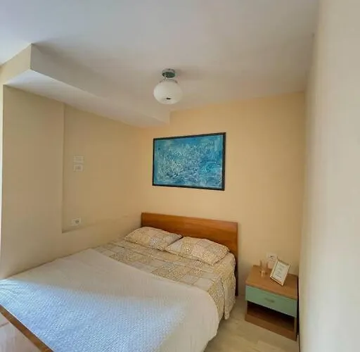 A Small Gem In The Bllok * ティラナ