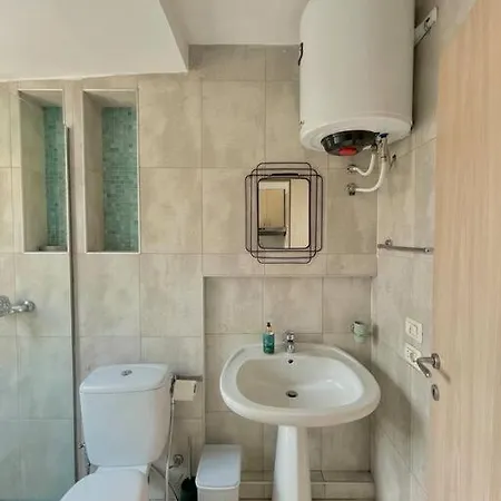 A Small Gem In The Bllok Τίρανα