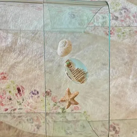 A Small Gem In The Bllok Apartmán Tirana