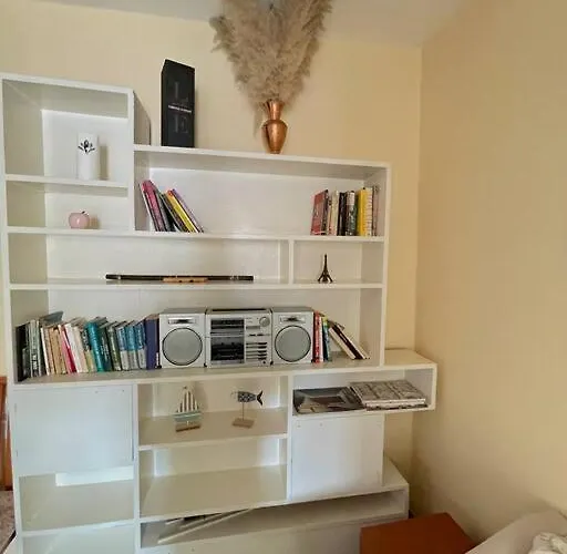 A Small Gem In The Bllok * טיראנה