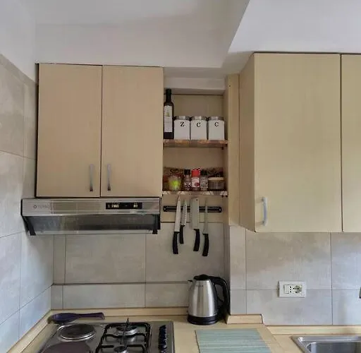 A Small Gem In The Bllok *